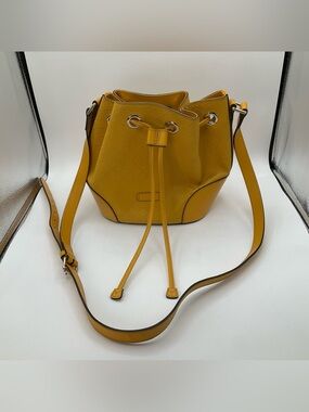 Gucci Bright Bucket Bag Diamante Leather Yellow Shoulder Bag